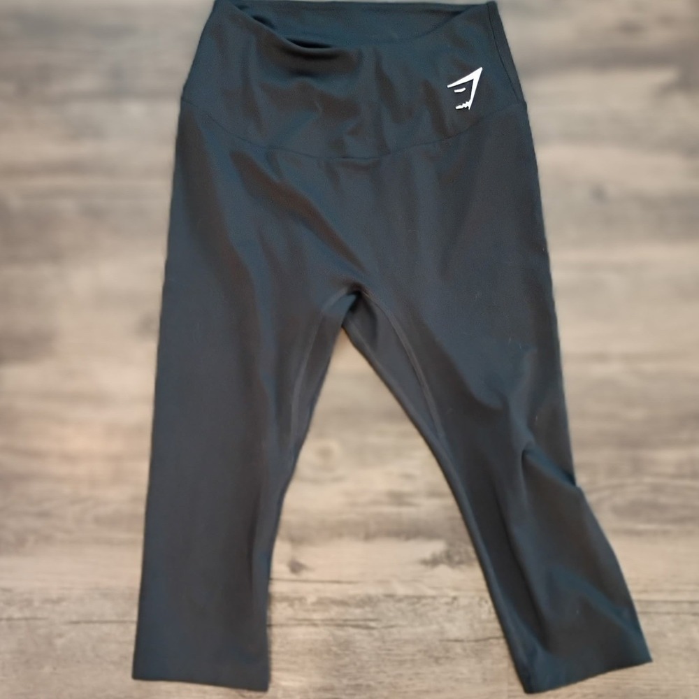 Gymshark Womens High Waisted‎ Cropped Leggings Black Activewear 3/4 Length Small